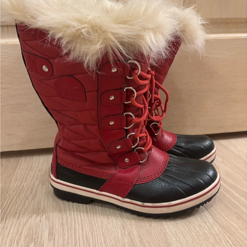 Sorel Red and Black Women's Fur-Trim Snow Boots - Picture 8 of 9